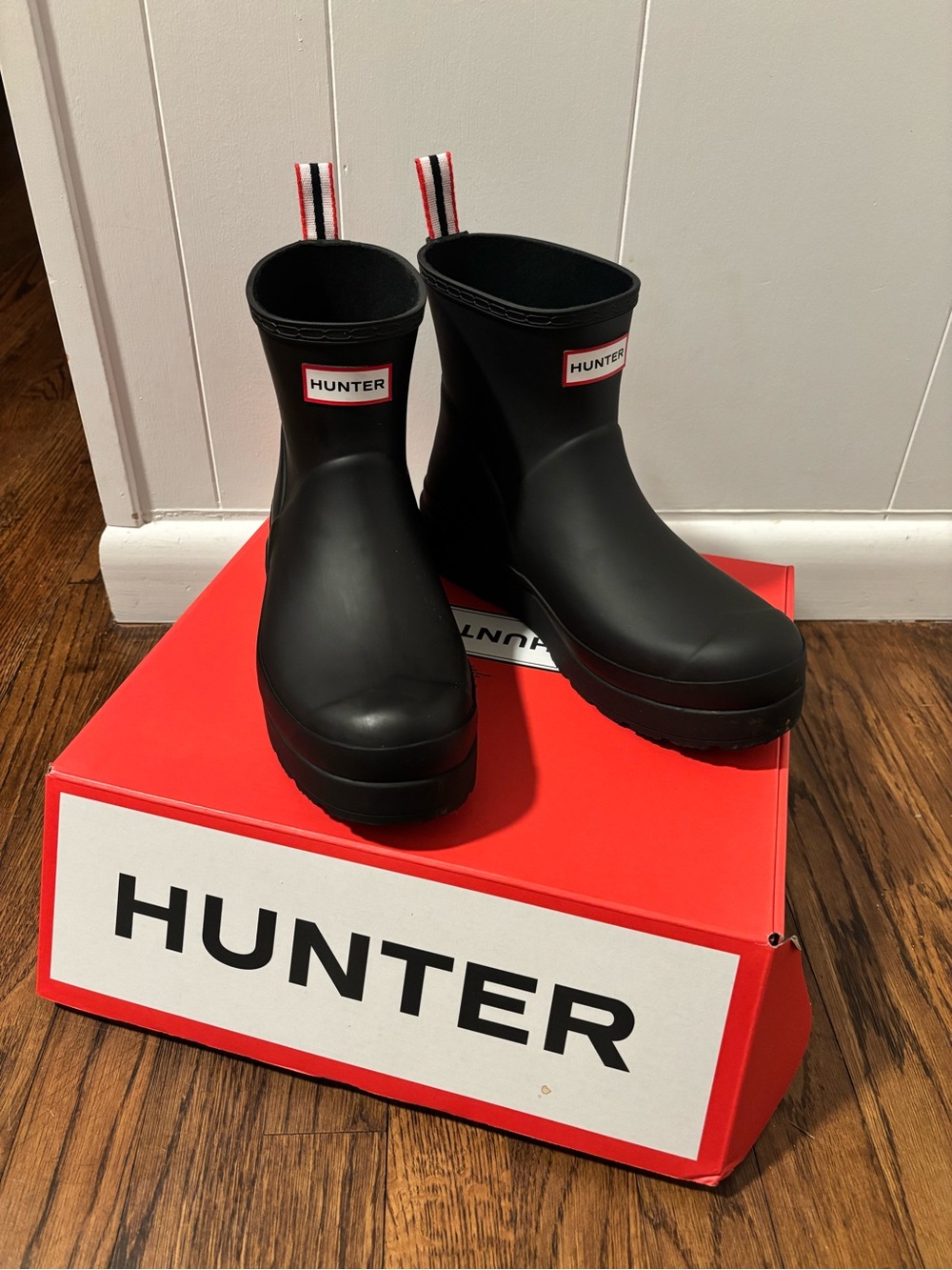 Hunter Women’s Black Chelsea Rain Boots